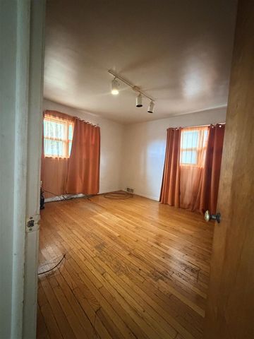 19127 Dwyer Street, Detroit, MI 48234