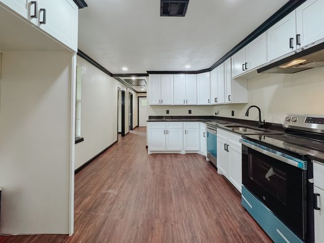 1112 E 13th Avenue, Corsicana, TX 75110