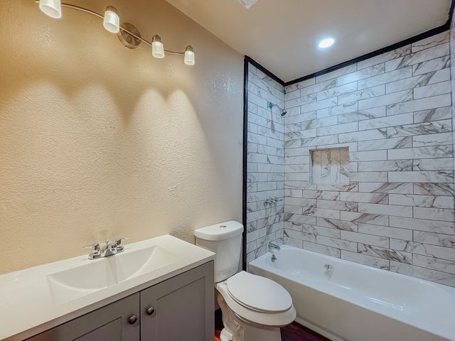 1112 E 13th Avenue, Corsicana, TX 75110