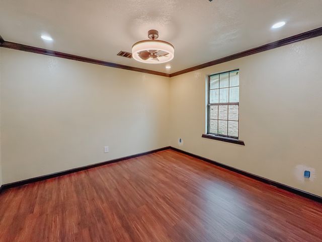 1112 E 13th Avenue, Corsicana, TX 75110