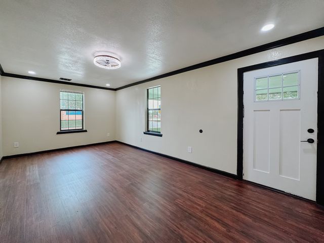 1112 E 13th Avenue, Corsicana, TX 75110