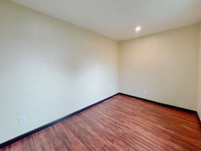 1112 E 13th Avenue, Corsicana, TX 75110