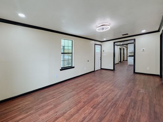 1112 E 13th Avenue, Corsicana, TX 75110