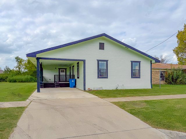 1112 E 13th Avenue, Corsicana, TX 75110