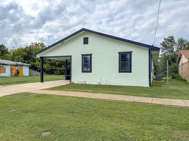 1112 E 13th Avenue, Corsicana, TX 75110