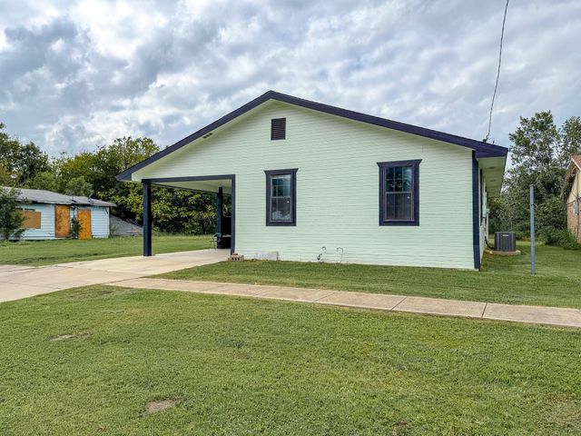 1112 E 13th Avenue, Corsicana, TX 75110
