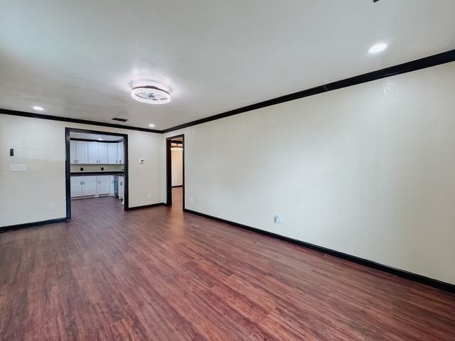 1112 E 13th Avenue, Corsicana, TX 75110