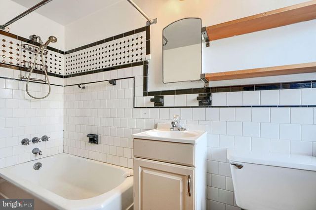 9125 BELAIR RD, Nottingham, MD 21236