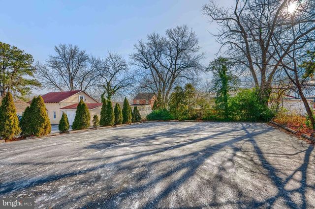 9125 BELAIR RD, Nottingham, MD 21236