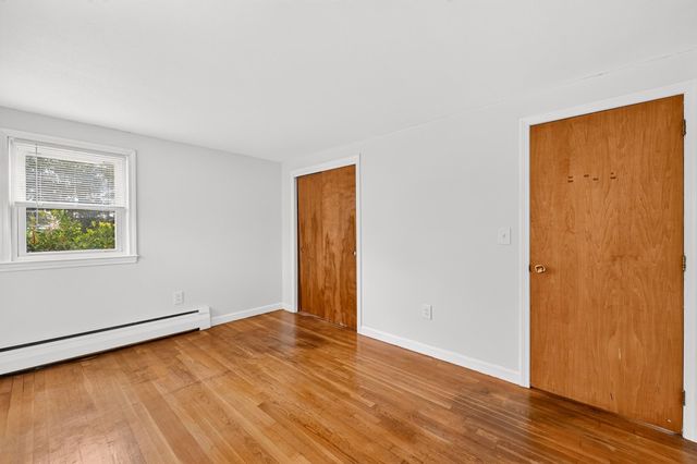 16 Beverly Avenue, Salem, NH 03079