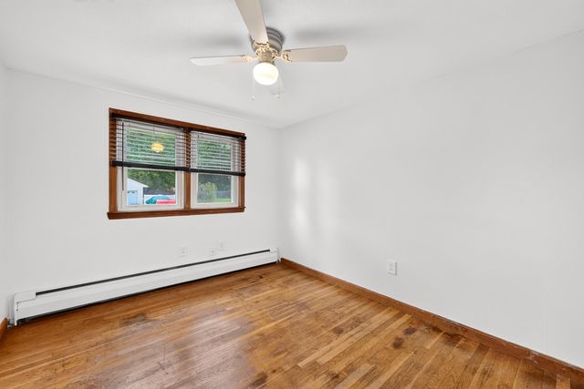 16 Beverly Avenue, Salem, NH 03079