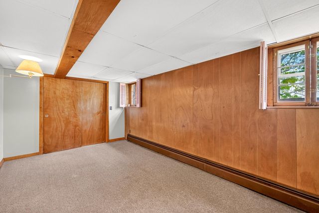 16 Beverly Avenue, Salem, NH 03079