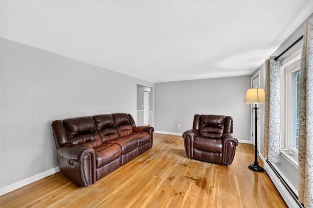 16 Beverly Avenue, Salem, NH 03079
