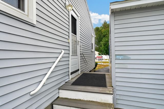 16 Beverly Avenue, Salem, NH 03079