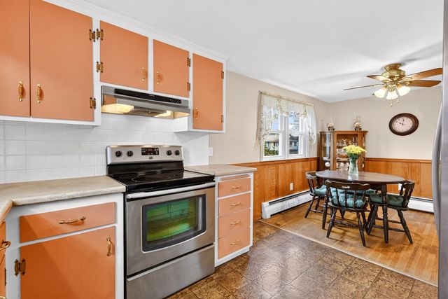 16 Beverly Avenue, Salem, NH 03079
