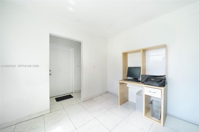 2406 NW 67th St, Miami, FL 33147