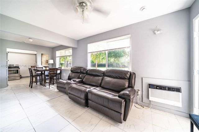 2406 NW 67th St, Miami, FL 33147