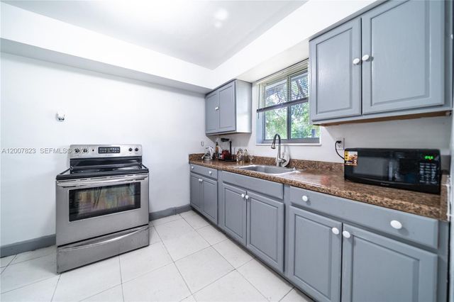 2406 NW 67th St, Miami, FL 33147