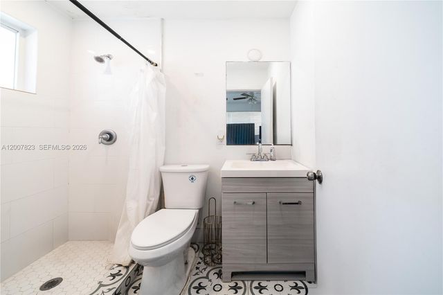 2406 NW 67th St, Miami, FL 33147