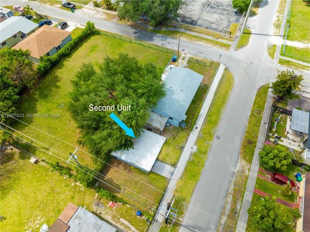 2406 NW 67th St, Miami, FL 33147
