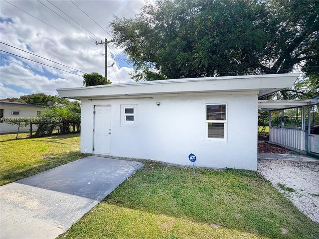 2406 NW 67th St, Miami, FL 33147