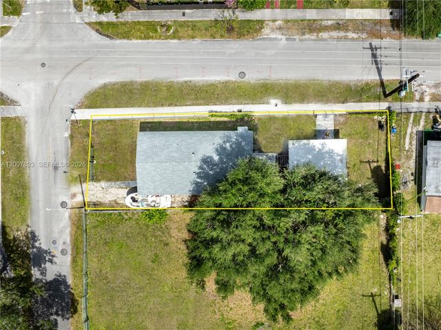 2406 NW 67th St, Miami, FL 33147