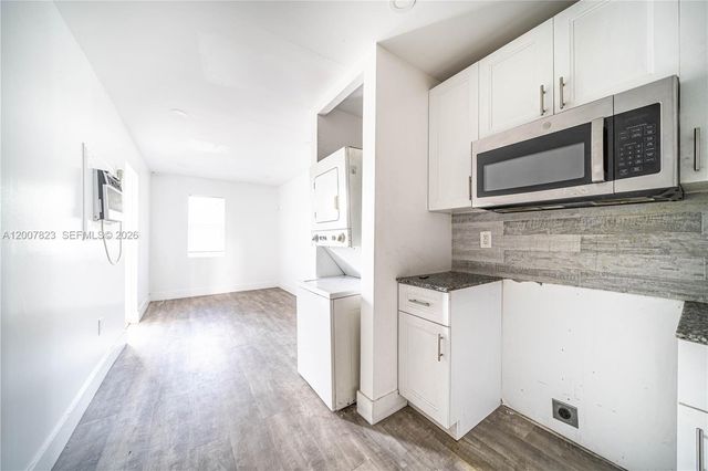 2406 NW 67th St, Miami, FL 33147