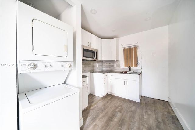 2406 NW 67th St, Miami, FL 33147