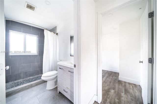 2406 NW 67th St, Miami, FL 33147