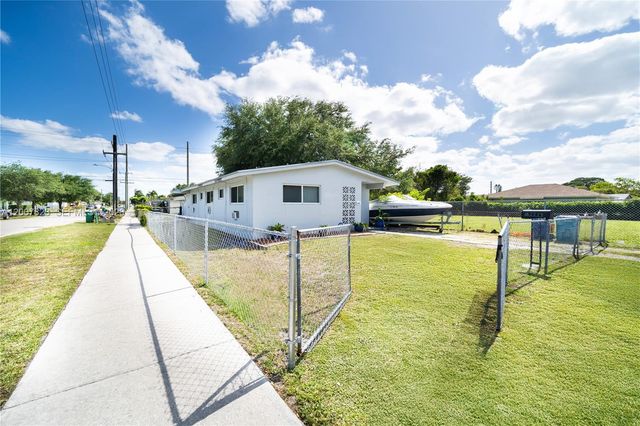 2406 NW 67th St, Miami, FL 33147