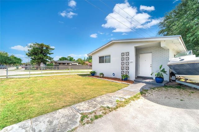 2406 NW 67th St, Miami, FL 33147