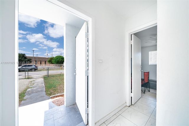 2406 NW 67th St, Miami, FL 33147