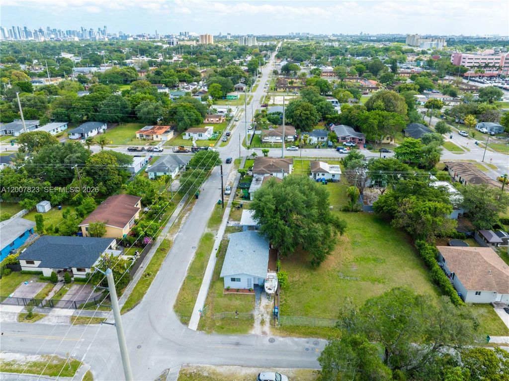 2406 NW 67th St, Miami, FL 33147