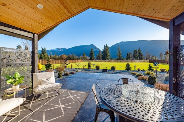 7420 Windsong Lane, Sedro Woolley, WA 98284