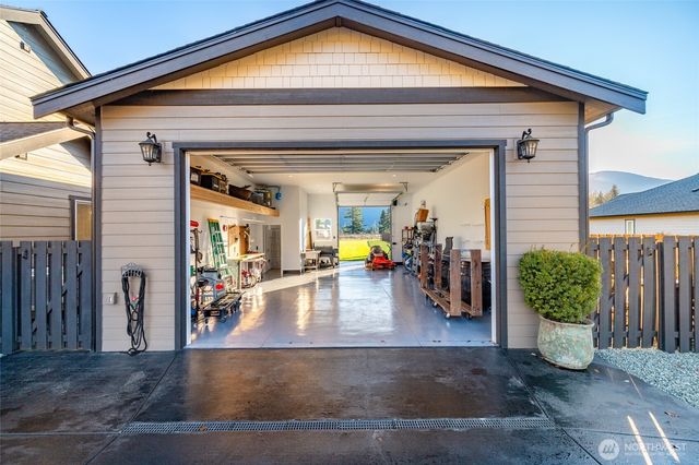 7420 Windsong Lane, Sedro Woolley, WA 98284