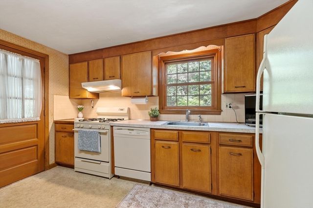18 Cambridge Street, Chelmsford, MA 01824