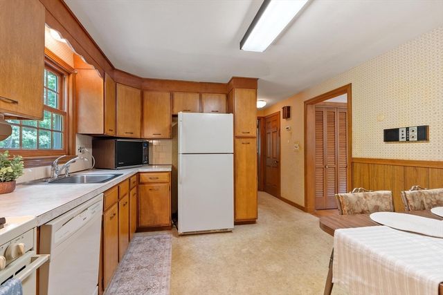 18 Cambridge Street, Chelmsford, MA 01824