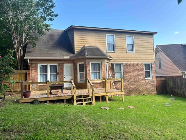 8894 LAKE EDGE CV, Memphis, TN 38016