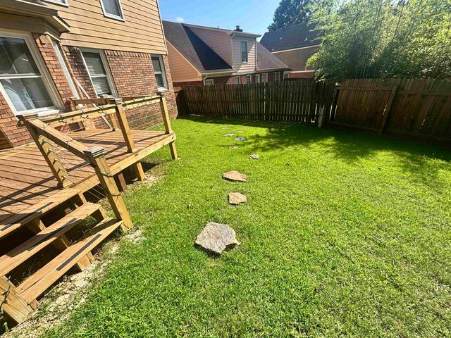 8894 LAKE EDGE CV, Memphis, TN 38016