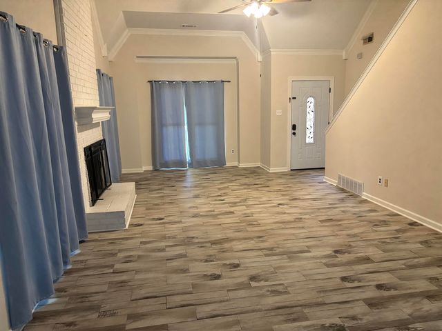 8894 LAKE EDGE CV, Memphis, TN 38016