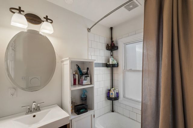 418 20th Avenue, Moline, IL 61265