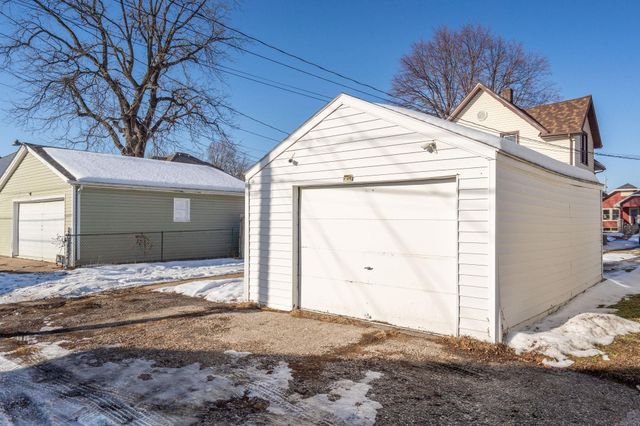 418 20th Avenue, Moline, IL 61265