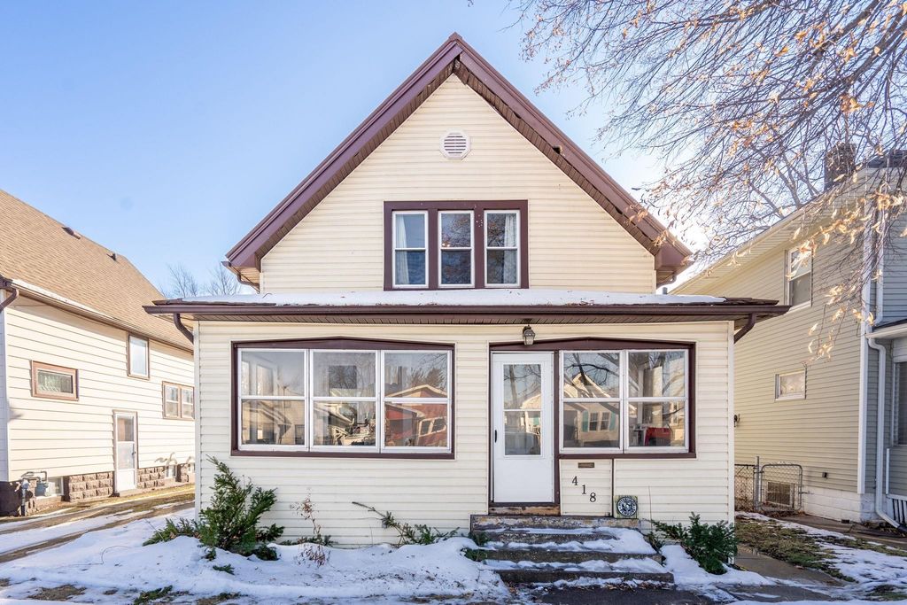 418 20th Avenue, Moline, IL 61265