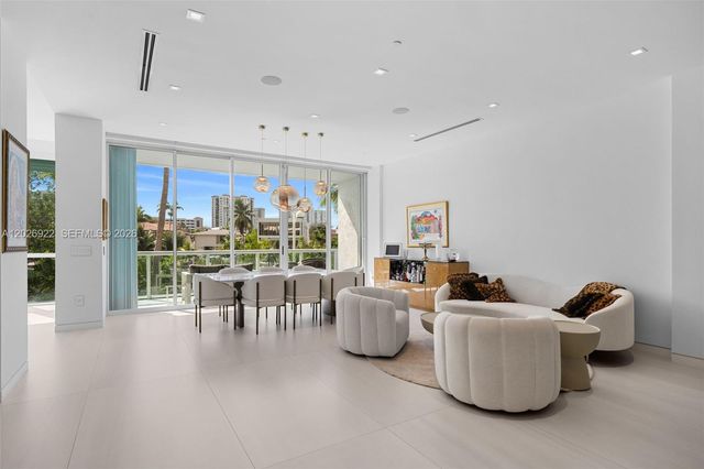 16500 Collins Ave TH-8, Sunny Isles Beach, FL 33160