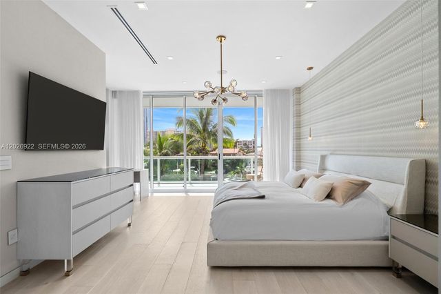 16500 Collins Ave TH-8, Sunny Isles Beach, FL 33160