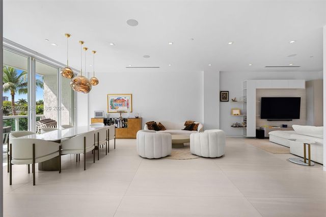 16500 Collins Ave TH-8, Sunny Isles Beach, FL 33160