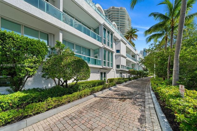 16500 Collins Ave TH-8, Sunny Isles Beach, FL 33160
