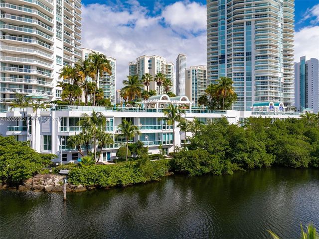 16500 Collins Ave TH-8, Sunny Isles Beach, FL 33160