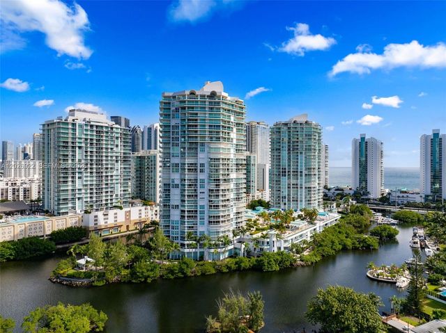 16500 Collins Ave TH-8, Sunny Isles Beach, FL 33160