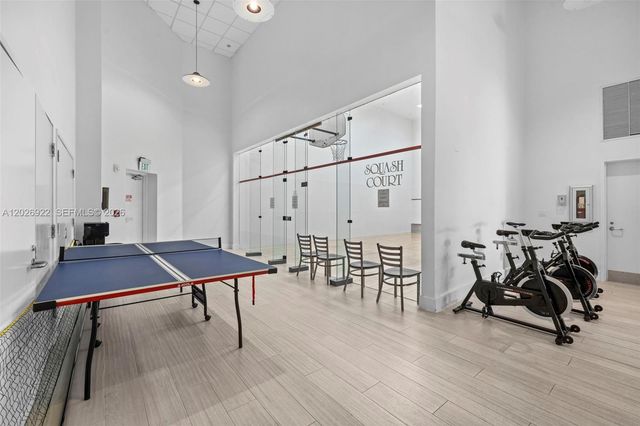 16500 Collins Ave TH-8, Sunny Isles Beach, FL 33160